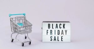 Vendas da Black Friday nos EUA sobem 4,1%, puxadas por e-commerce