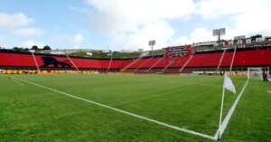 Vitória x Internacional no Brasileirão: onde assistir ao vivo, horário e escalações