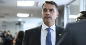 Análise: Crise de confiança afeta status de Flávio Bolsonaro no PL