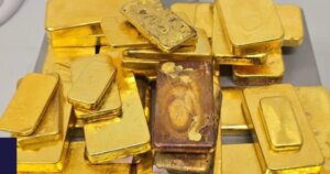 Ouro fecha em queda com cautela sobre guerra e de olho em inflação nos EUA
