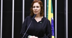 Moraes manda governo brasileiro adotar medidas para extraditar Zambelli