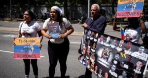 Venezuela anuncia libertação de 300 presos nesta semana