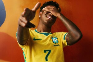 Uniforme da Seleção Brasileira é eleito o 2º mais bonito da Copa; veja