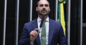 Eduardo Bolsonaro registra boletim de ocorrência nos EUA por importunação