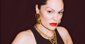 Jessie J comemora remissão do câncer de mama: ‘Estou livre’