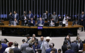PEC 6×1: governo resiste à transição e oposição quer regime alternativo