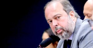 Comissão convoca Silveira para esclarecer possíveis antecipações do LRCap