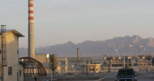 Irã não concordou em entregar urânio enriquecido, diz fonte sênior iraniana