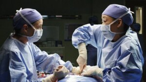 Da emergência às telas: como funciona consultoria médica em filmes e séries