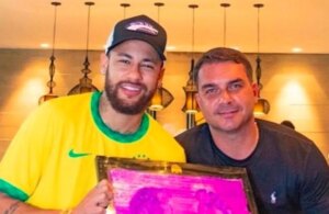 Flávio ou Neymar?