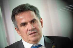 Ciro Nogueira evita defender Flávio Bolsonaro: “Tem que ser investigado”