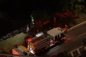 Carro cai em rio após acidente com outros 2 veículos na Av. do Estado