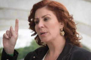 Itália julga recurso de Carla Zambelli contra extradição nesta sexta
