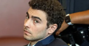 O que a decisão do juiz sobre provas significa para o caso Luigi Mangione?