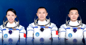 China realiza lançamento da missão tripulada Shenzhou-23