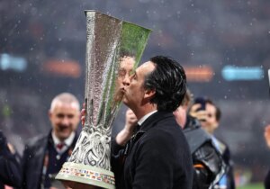 Técnico do Aston Villa conquista quinto título da Liga Europa