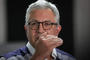 Padilha diz que ainda não há relação causal de vacina e mortes