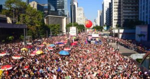 30ª Parada LGBT+ de SP chama público para as urnas nas próximas eleições