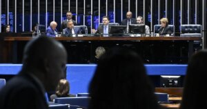 Senado deve iniciar discussões sobre fim da escala 6×1 nesta semana