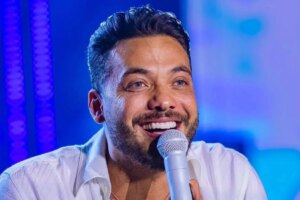 Wesley Safadão interrompe show e faz apelo sobre eleições