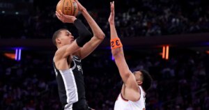 Spurs vencem Knicks em Nova York e diminuem desvantagem na final da NBA
