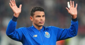 Fluminense abre conversas para volta de Thiago Silva